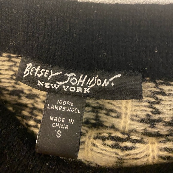 Vintage Betsey Johnson 100% Lambs wool skirt - Picture 2 of 3